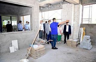 Selahattin Gürkan, mutfak akademisinde incelemelerde...
