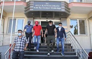 Sentetik ecza ilaçlarıyla yakalanan 6 kişiden 2’si...