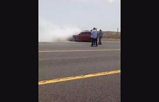 Seyir halindeki araç alev aldı