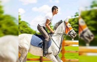 Seyislik yapan genç, tabancanın kazara ateş alması...