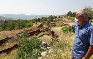 Silifke’de toprak kayması nedeniyle 2 ev boşaltıldı