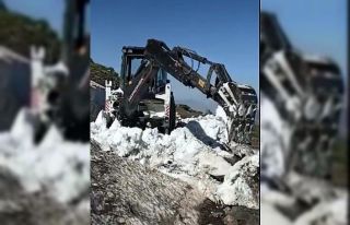 Şırnak’ta Mayıs ayı sonunda 3 metre karla mücadele