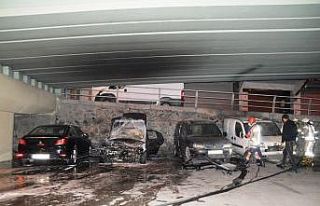 Şişli’de viyadük altındaki 4 otomobilde çıkan...
