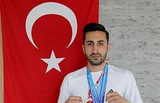 Sivaslı sporcu gözünü milli takıma dikti