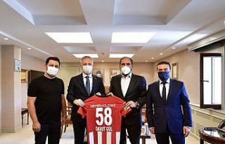 Sivasspor Başkanı Otyakmaz’dan Gaziantep Valisi...