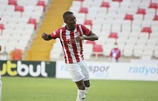 Sivasspor, Max Gradel’in sözleşmesini uzattı