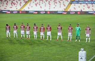 Sivasspor’da ceza sınırındaki futbolcular kart...