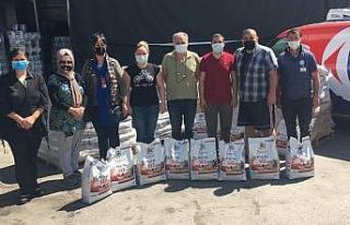 Sokak hayvanlarına 5 ton mama yardımı
