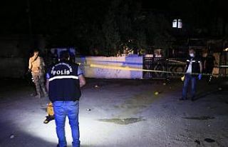 Sokak ortasında silahla başından vuruldu