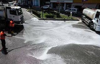 Sokakları baştan aşağı yıkadılar