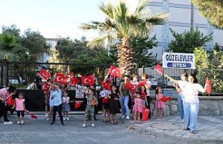 Söke’de 2 bin adet Türk Bayrağı dağıtıldı