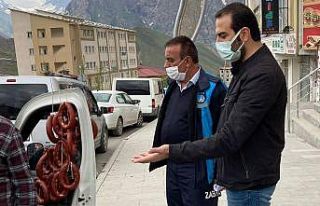 Sucuk satan işportacı il dışına çıkartıldı