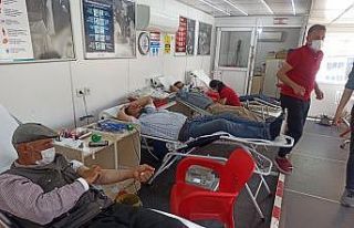 Şuhut’ta kan bağışı kampanyasına yoğun ilgi