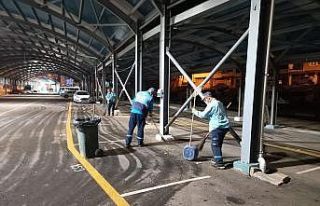 Süleymanpaşa Belediyesi semt pazarlarını dezenfekte...