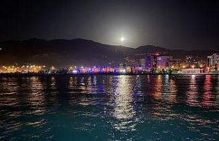"Süper Ay" İskenderun Körfezi’nde kartpostallık...