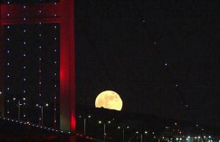 "Süper Çiçek Kanlı Ay" tutulması böyle...