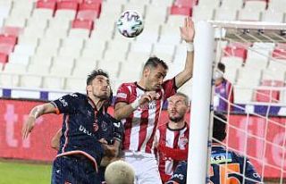 Süper Lig: DG Sivasspor: 0 - Medipol Başakşehir...