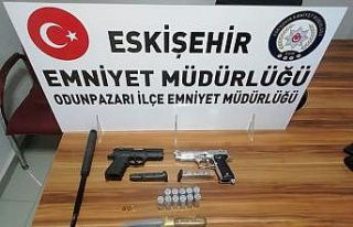 Şüpheli şahıslar üzerinde silah ve mühimmat...