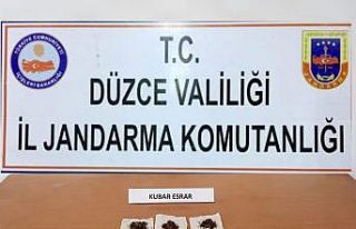 Sürücüden şüphelenen jandarma araç içinde uyuşturucu...