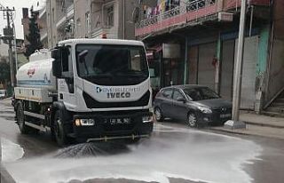 Tam kapanmada İzmit Belediyesi çalışmalarına...