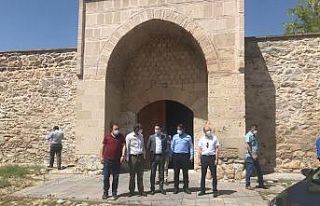Tarihi Çakırsaz Selçuklu Hanı ziyaretçilerini...