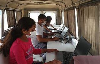 Tarım işçilerinin çocukları EBA Mobil Destek...