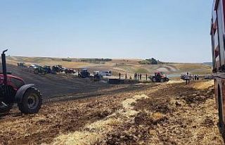 Tarlada çıkan yangında 15 dönüm arpa kül oldu