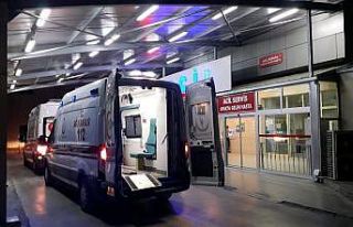 Tarladan dönen çiftçi traktörü ile kanala devrildi