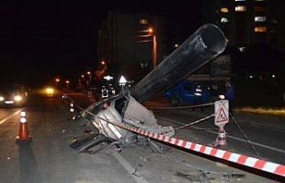Tekirdağ’da feci kaza: Yolun ortasındaki dev boruya...
