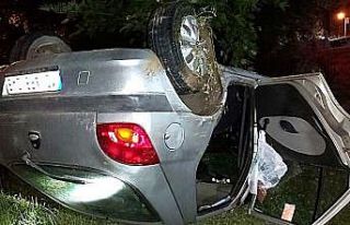 Ters dönen araçtan sağ çıktı