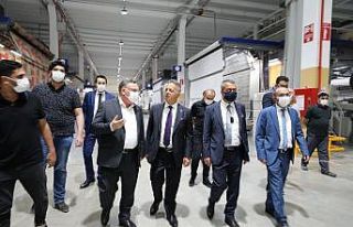 TİM Başkanı Gülle halıcıları tesislerine hayran...