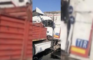 Tır önündeki tıra çarptı: 1 yaralı