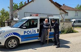 Torunlarına bayram harçlığı için sokağa çıktı,...