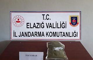 Toz esrarı araziye saklayan şüpheli yakalandı