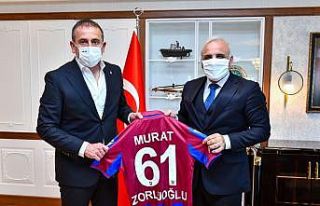 Trabzonspor Teknik Direktörü Avcı’dan Başkan...