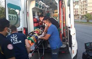 Tren vagonun üzerinde fotoğraf çekilmek isterken...