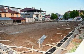 Tufanbeyli’ye iki yeni halı saha