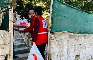 Türk Kızılay’ından ihtiyaç sahiplerine gıda...