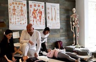 Türkiye’nin ilk yoga terapistlerini yetiştiriyor