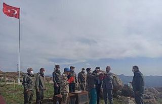 Üç aylık tedavilerinin ardından iyileşen 2 kızıl...