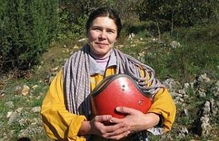 Ukraynalı kayıp kadın dağcı havadan karadan taranıyor