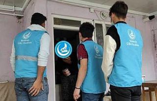 Ülkü Ocaklarından her gün 300 kişilik sıcak...