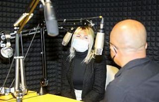 UNIFM 91.3 ülke müziklerini dinleyicileri ile buluşturuyor