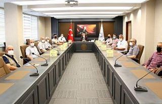 Üniversitede yazarlar buluştu