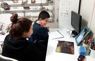 Üniversiteli gençler iyilikle yüzleri güldürüyor