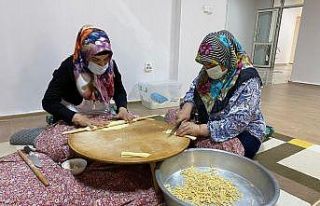 Üreten kadınlar iş başında