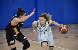 Urla Belediyesi Gençlik Spor Kulübü play-off maçında...