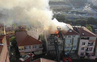 Üsküdar’da korkutan yangın: Yükselen alevler...