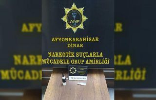 Üstlerinde uyuşturucu çıkan 2 şahıs gözaltına...