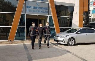 Üvey babasını bıçaklayan ve bir kişiyi öldüren...